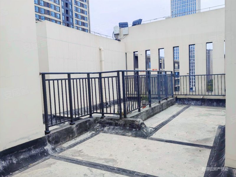 洋房顶跃套五精装带地暖空调