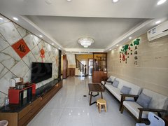 东莞高埗高埗城区新世纪颐龙湾四房二卫，复式房 家私家电齐全出租房源真实图片