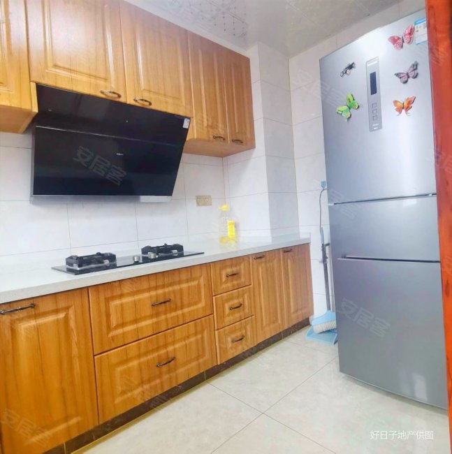 精装大三房 南北通透 房东诚心出售 随时看房 拎包入住,四季花园(昆山