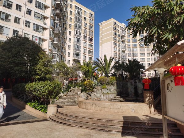 昆明官渡国贸中心银海雅苑关上国贸路 银海雅苑四房 带家具 福德地铁