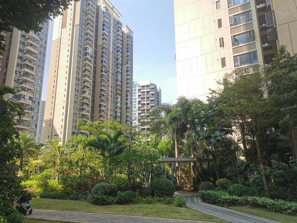 深圳宝安塘尾华强城(一二期)塘尾站旁 花园小区 华强城精装3房拎包