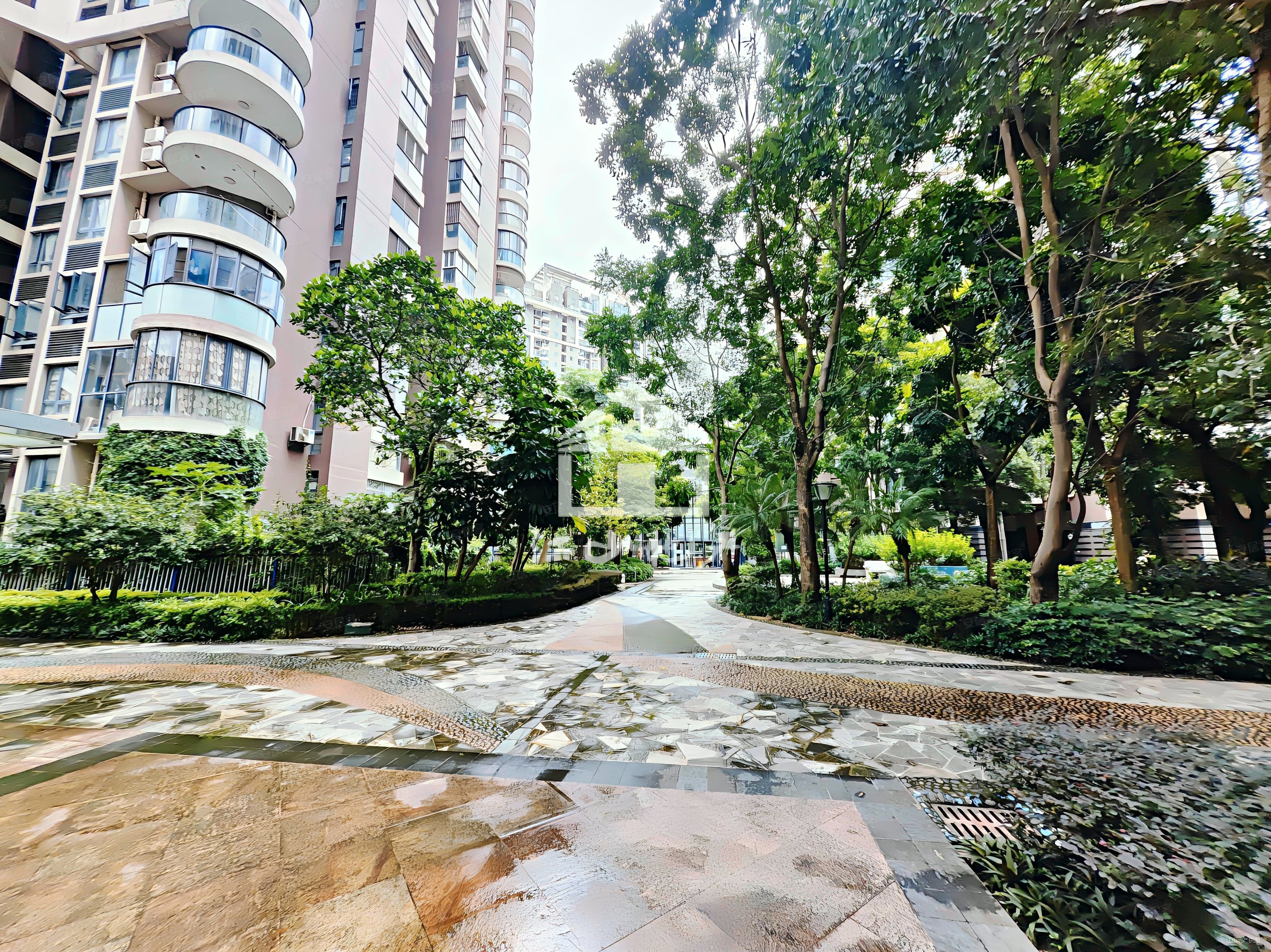 骋望骊都(南区)3室2厅2卫118.52㎡南91.8万