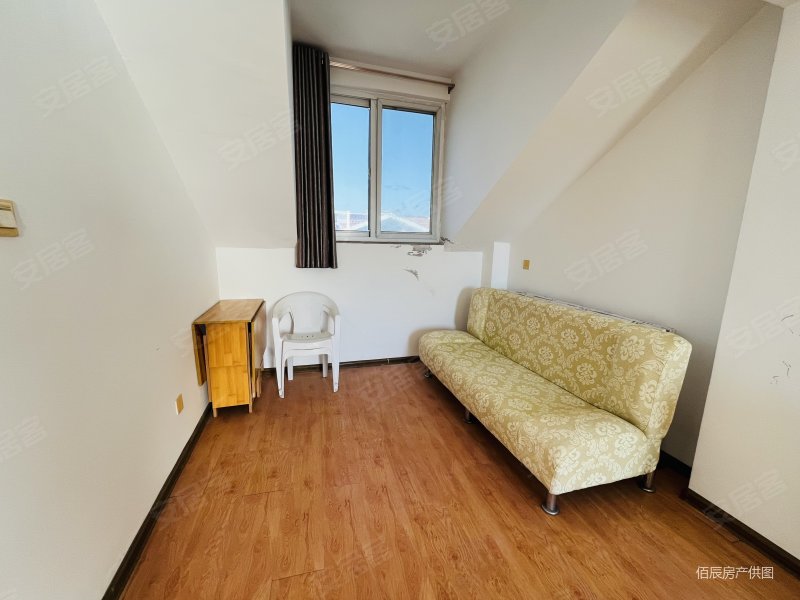 带超大露台 特价 出售 中心位置 举架高户型好,正华忆海苑二手房,6.