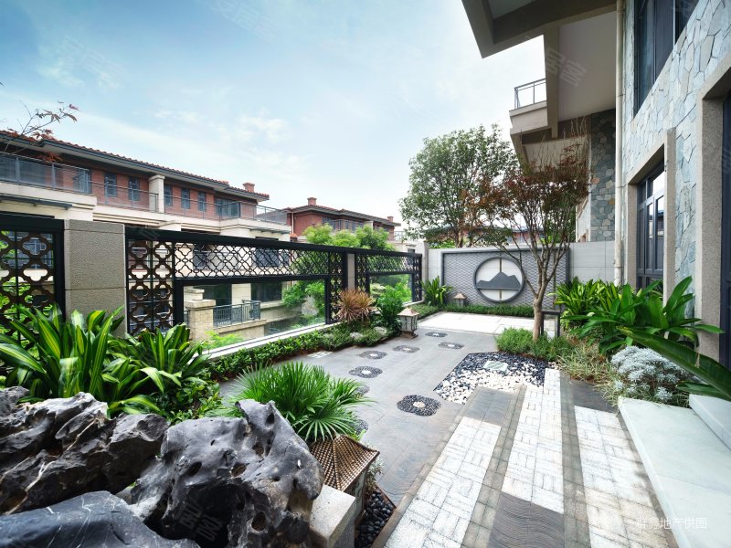 华标峰湖御境别墅独栋别墅200多方花园现楼现证