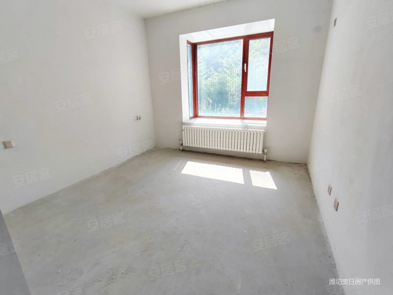 中天万家花园c座4室1厅2卫132.8㎡南北110万