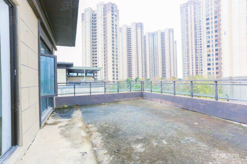 万科翡翠玖玺双拼别墅花园300平露台100平