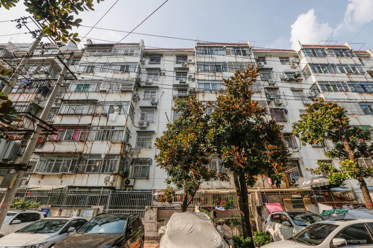 美菱新村精装三室一楼带院子自带全新硬装满五业主诚心卖