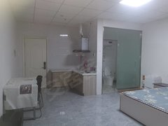 张掖甘州中心广场美意家公寓：位于张火公路东部建材市场对面，水泥路50米处出租房源真实图片