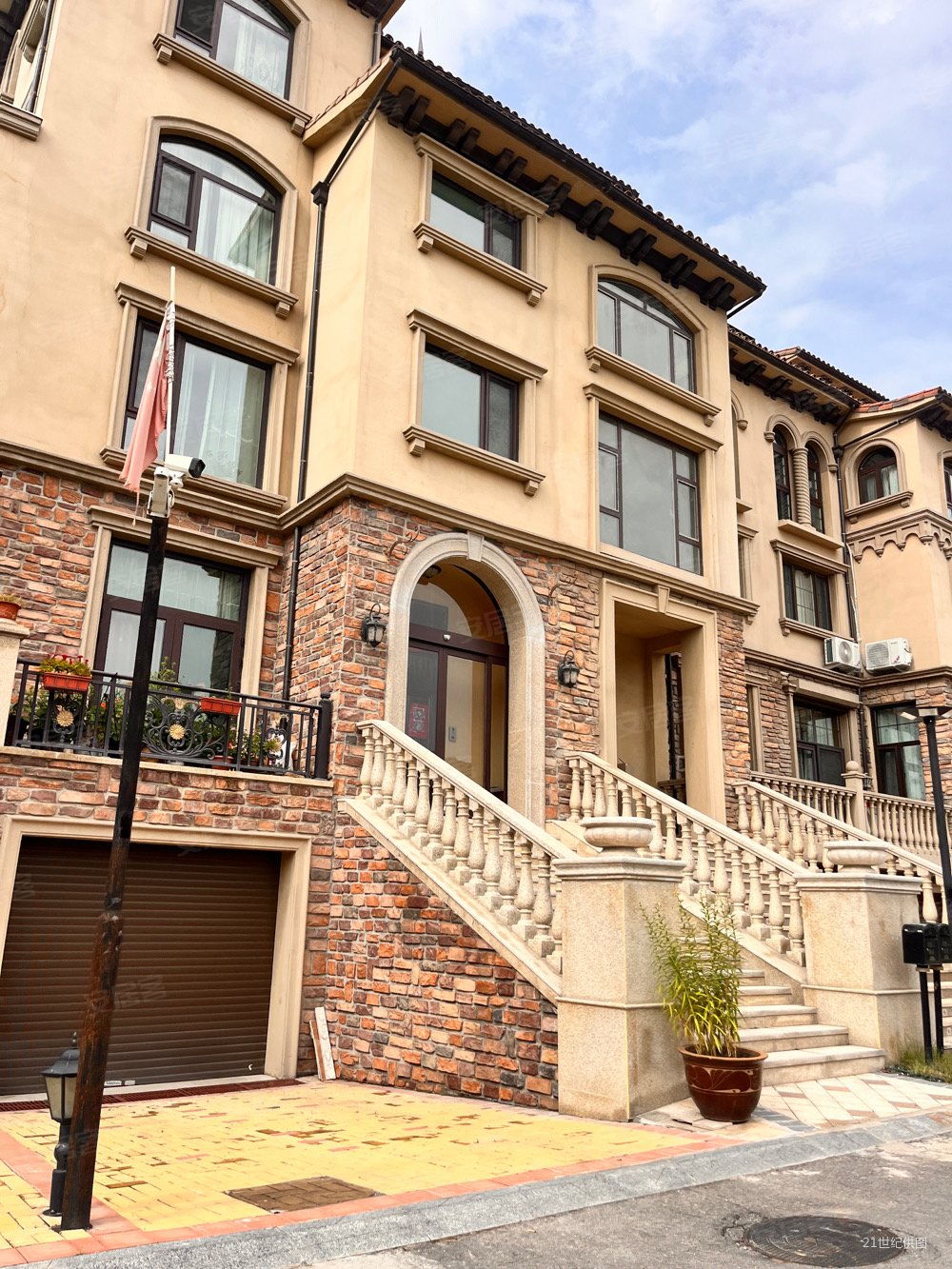 长风东绿地山鼎庄园373平联排独栋别墅把边户好位置,绿地山鼎庄园二手