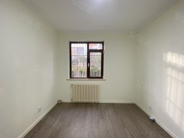 【多图】龙泽山庄,浮山前租房,一楼带大院子 龙泽山庄 空房三居 干净