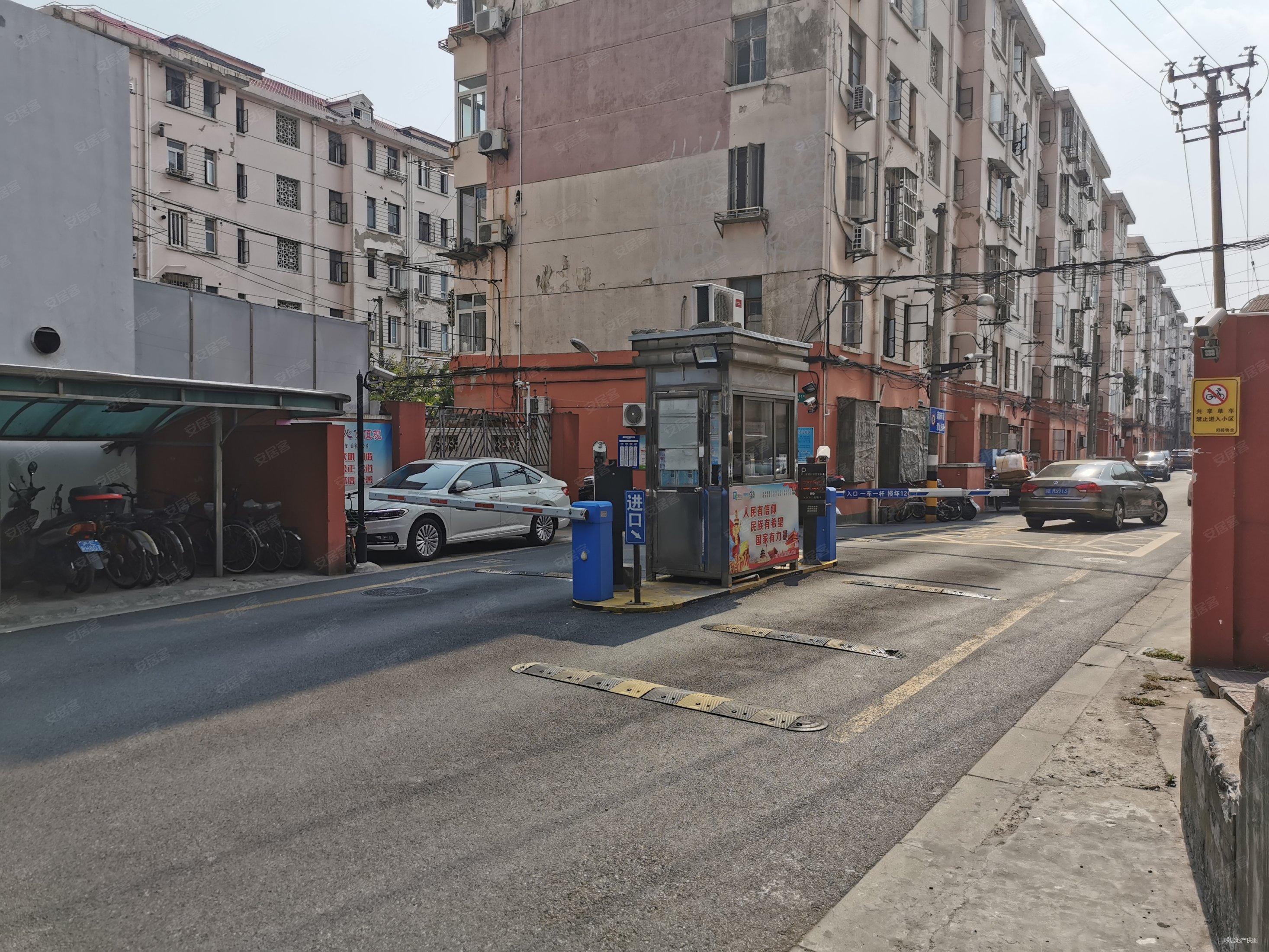 明珠大厦3室2厅2卫132.03㎡南北350万