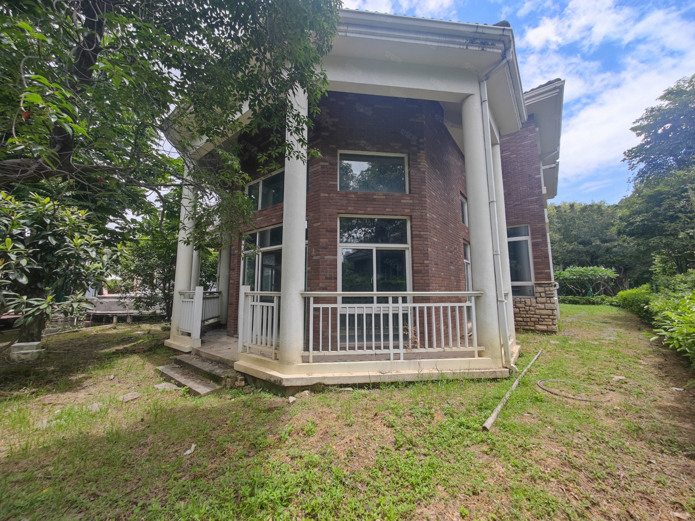 融侨水乡温泉别墅5室2厅3卫338.19㎡南北4300万