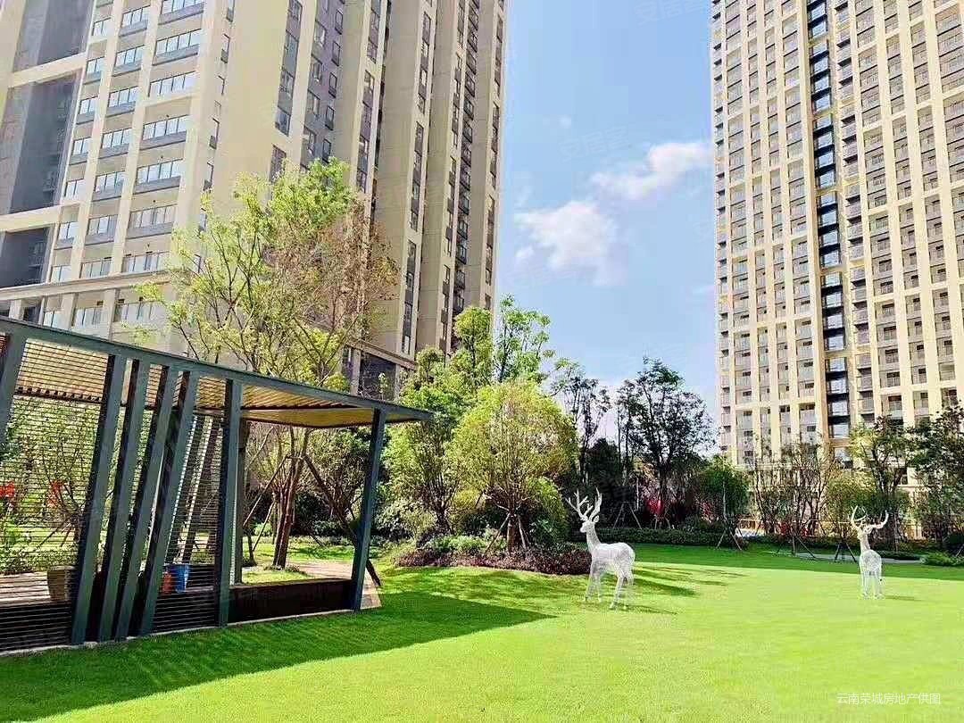 俊发城郁金苑4室2厅2卫168.23㎡南北255万