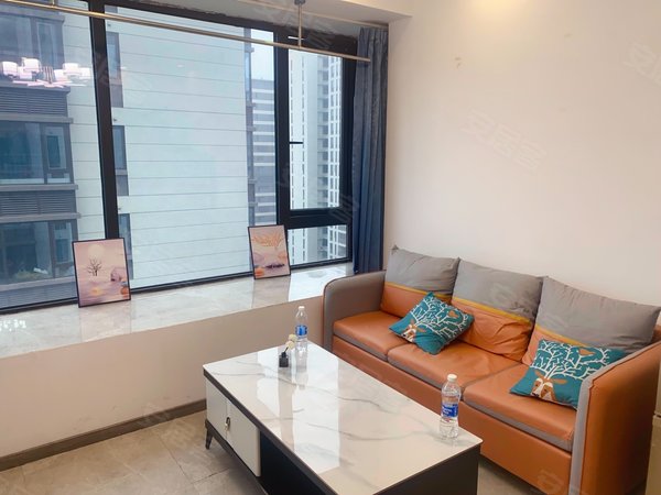 杭州临安临安城区印象苕溪城印象苕溪城隔断房 精装修 带飘窗 地铁口