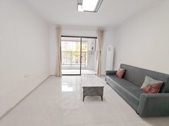 武汉黄陂横店客厅有柜机空调  南北通透  双卫  干净整洁  中间楼层出租房源真实图片