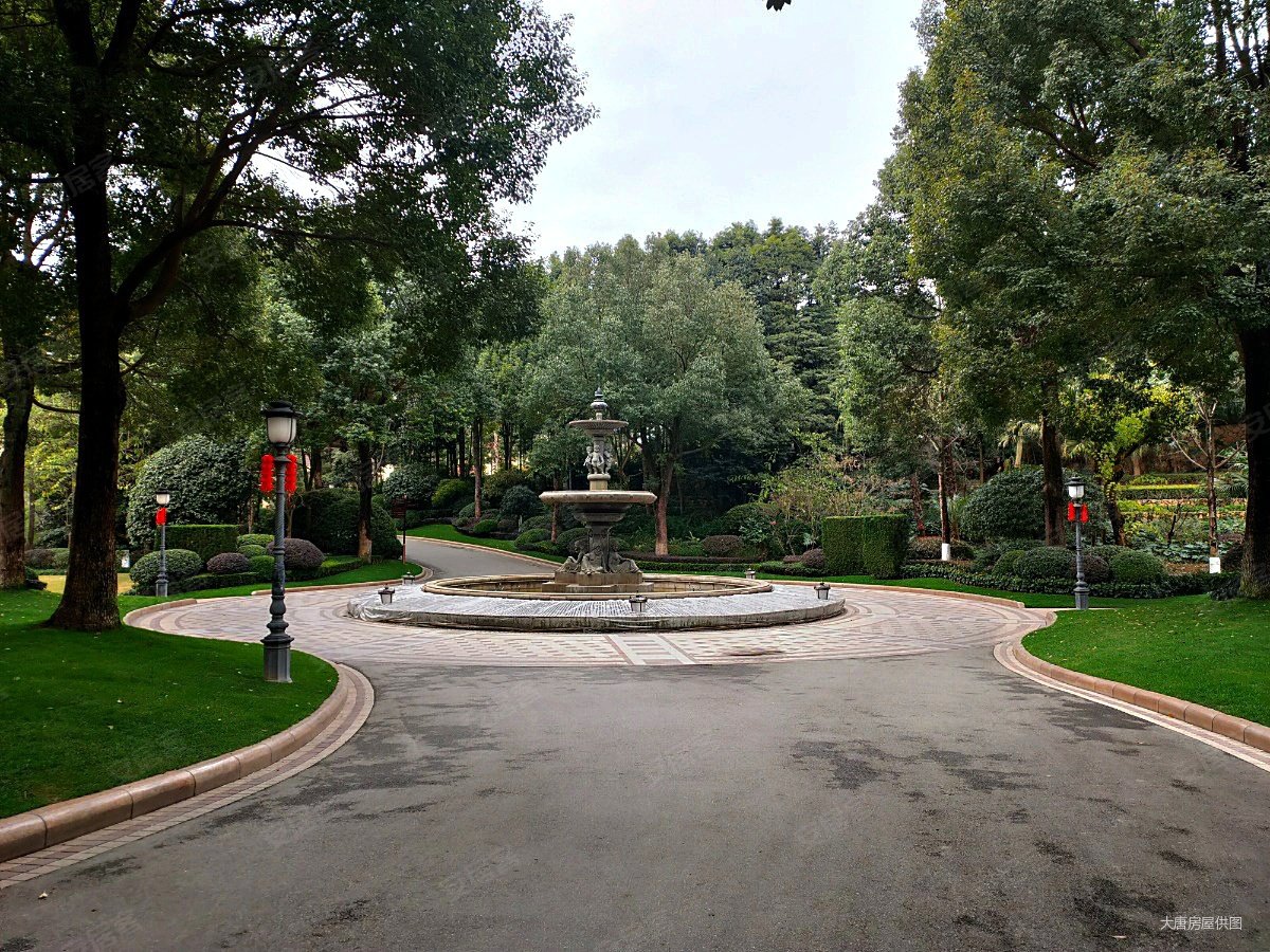 置信牧山丽景二期纯独栋带大花园房东诚心出售小区环境优美