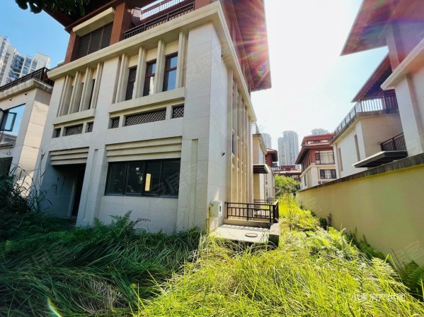 阳光城翡丽湾  端头独栋别墅!大草地300多平方 急售!