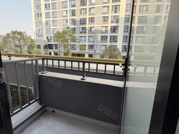 金华婺城婺城新区央著花园精装修带宽带阳台！民用水电！拎包入住家电齐全 南北通透出租房源真实图片