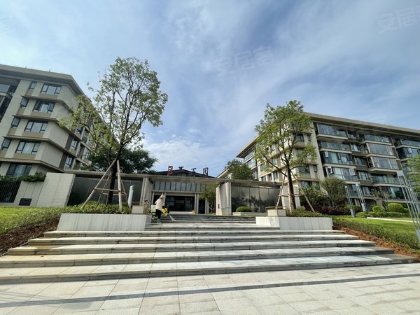 南宁兴宁三塘万科第五园南宁东站,178平小洋房,5房3卫(万科第五园)可