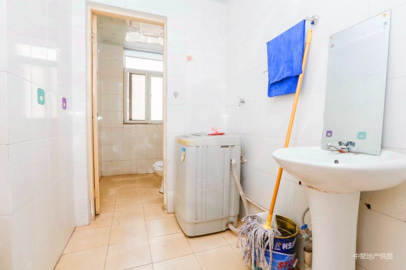 急售好房荣城北苑中间楼层边户三房位置好近菱湖公园