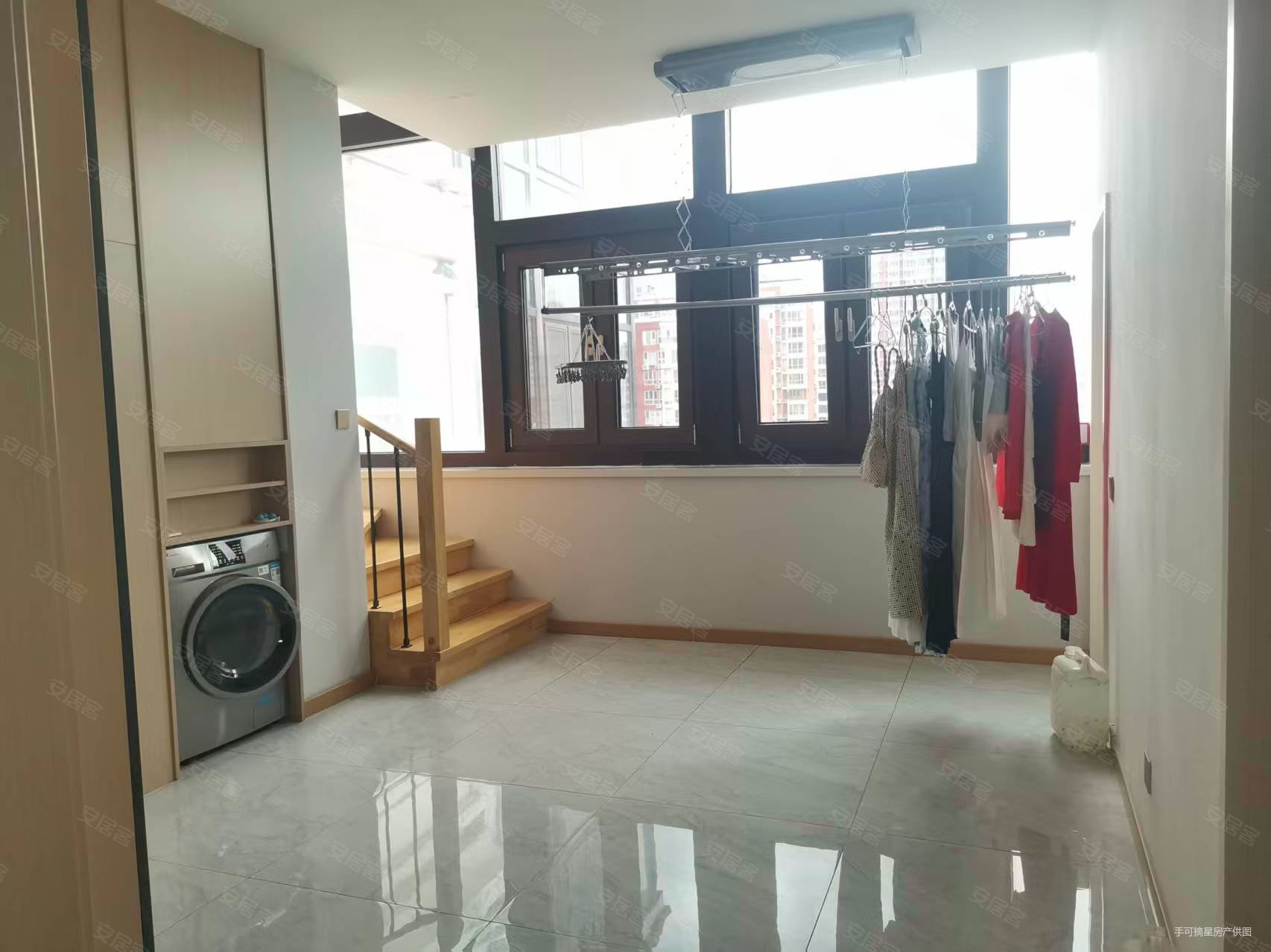 秀兰城市花园6室3厅2卫258㎡南北235万