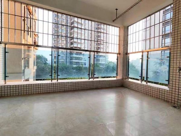 深圳宝安松岗鸿盛花园松岗华润万家楼上,精装大三房,拎包入住出租房源