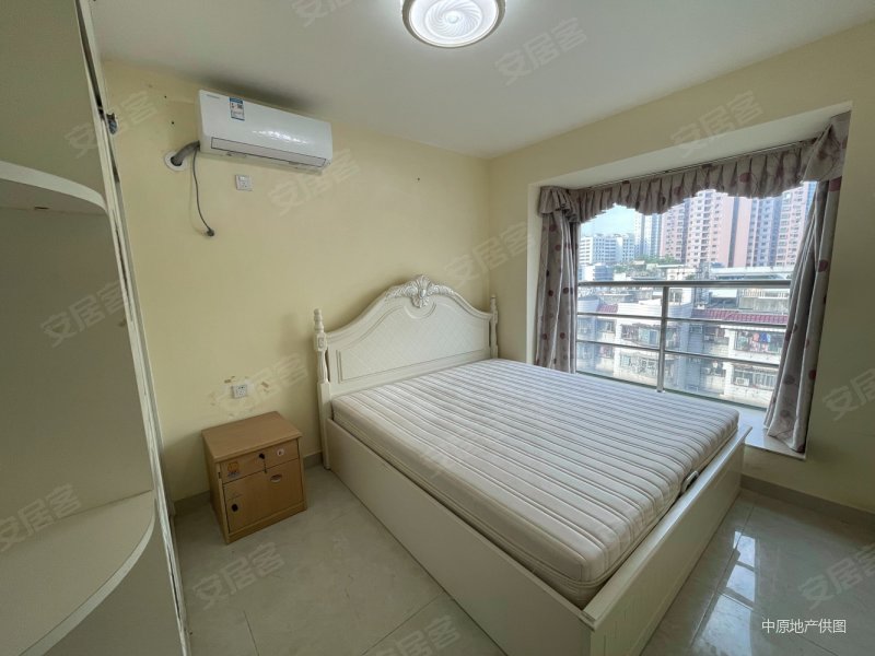 精装修三房二厅拎包入住地铁口,金鼎大厦二手房,368万,3室2厅,1卫,76