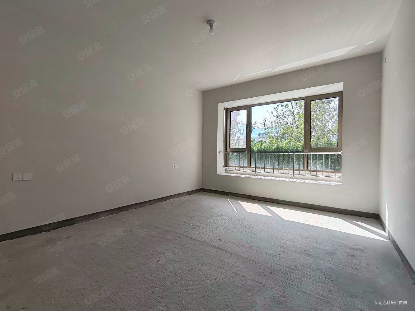 彩虹城3室2厅3卫153㎡南北140万