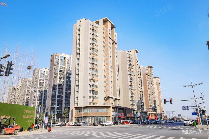 小区新 电梯房 居住密度低 满二 高楼层采光充足 钥匙房