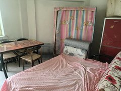 阿克苏阿克苏市阿克苏城区兴隆街附近单间主卧出租包水电费物业暖气押一付一有意者联系出租房源真实图片