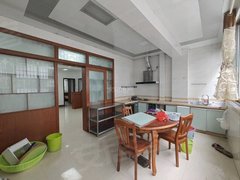 河池宜州宜州城区立华家园小区二房二厅一卫，配有冰箱洗衣机，热水器，沙发和柜子出租房源真实图片