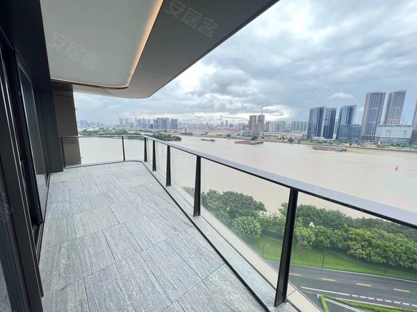 广州番禺洛溪南天名苑新出 南天名苑 豪华装修 精美四房  江景大平层