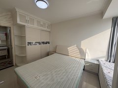 新乡牧野定国湖房子干净了很！采光好了很医学院常青藤！电梯民水电！宝龙胖东来出租房源真实图片