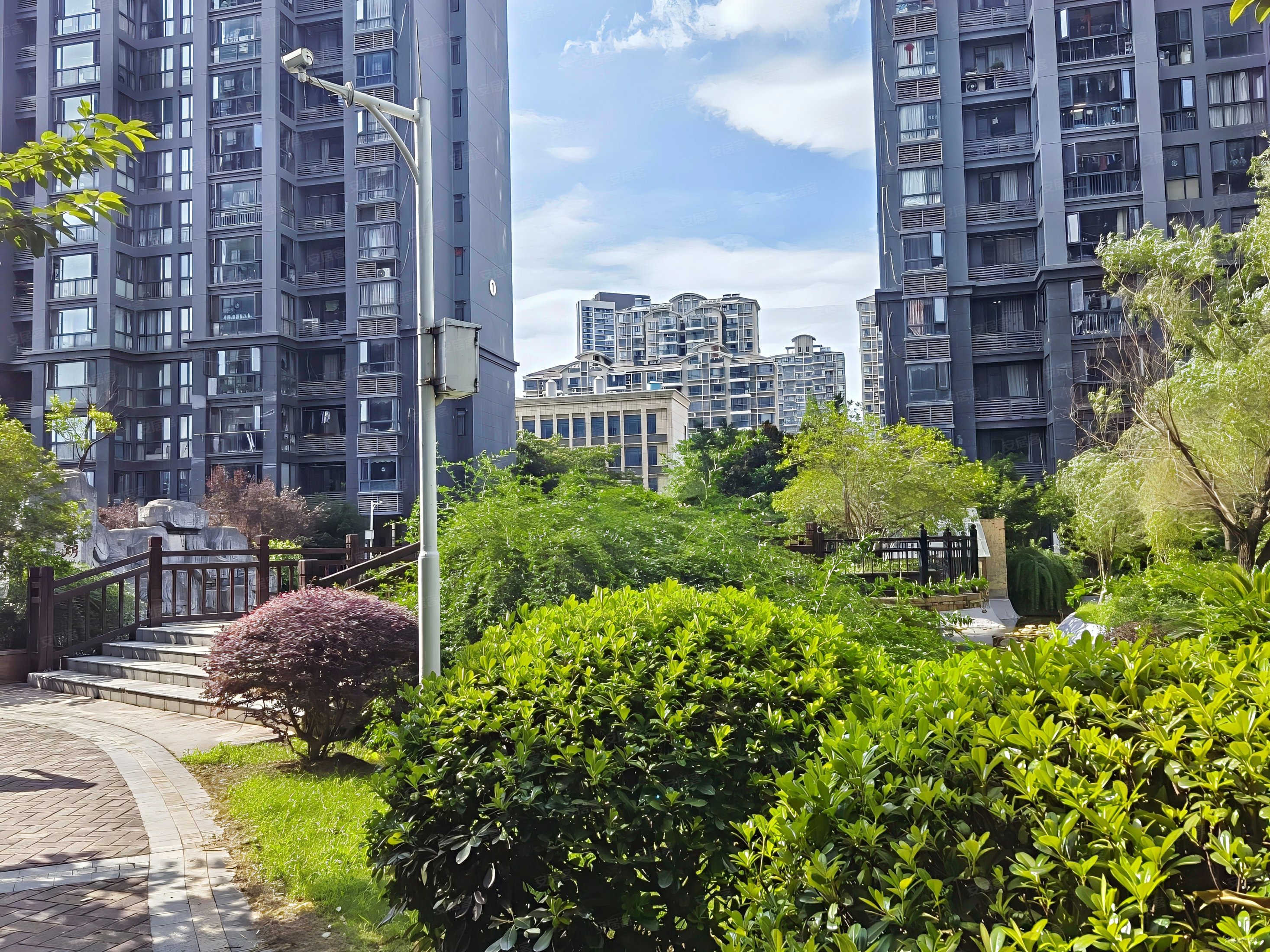 翠湖嘉园5室2厅2卫178.97㎡南北223.5万