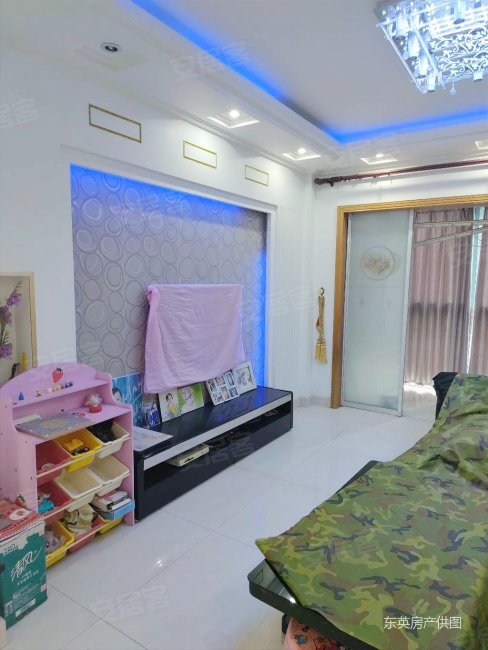 锦程花园精装三房二厅二卫飞机户型