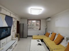 喀什喀什市喀什城区出租农机小区两室一厅一卫拎包入住年租1.5万押金2千爱干净的出租房源真实图片