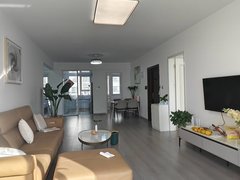 日照东港山海天澜海郡140平四室两厅两卫月租带车位1700一个月出租房源真实图片