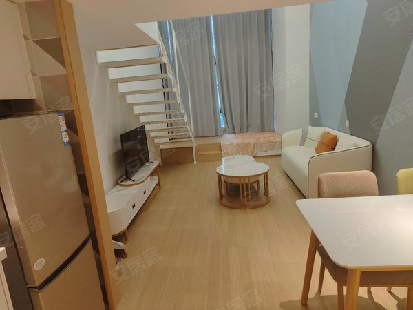 昆明西山前卫营润城第四大道润城第四大道loft公寓带家具家电交通方便