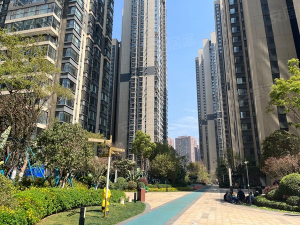 【多图】俊发龙泉俊园,北市区租房,三室两厅一卫 精装修带少部分家具