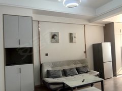 澧县财富广场市中心万达附近，城中心位置，现代装修风格，家具家电齐全，拎包入住。出租房源真实图片