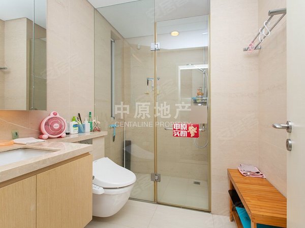 上海杨浦新江湾城尚浦名邸电梯房,主卧朝南,交通便利,精装修,刚需好房出租房源真实图片