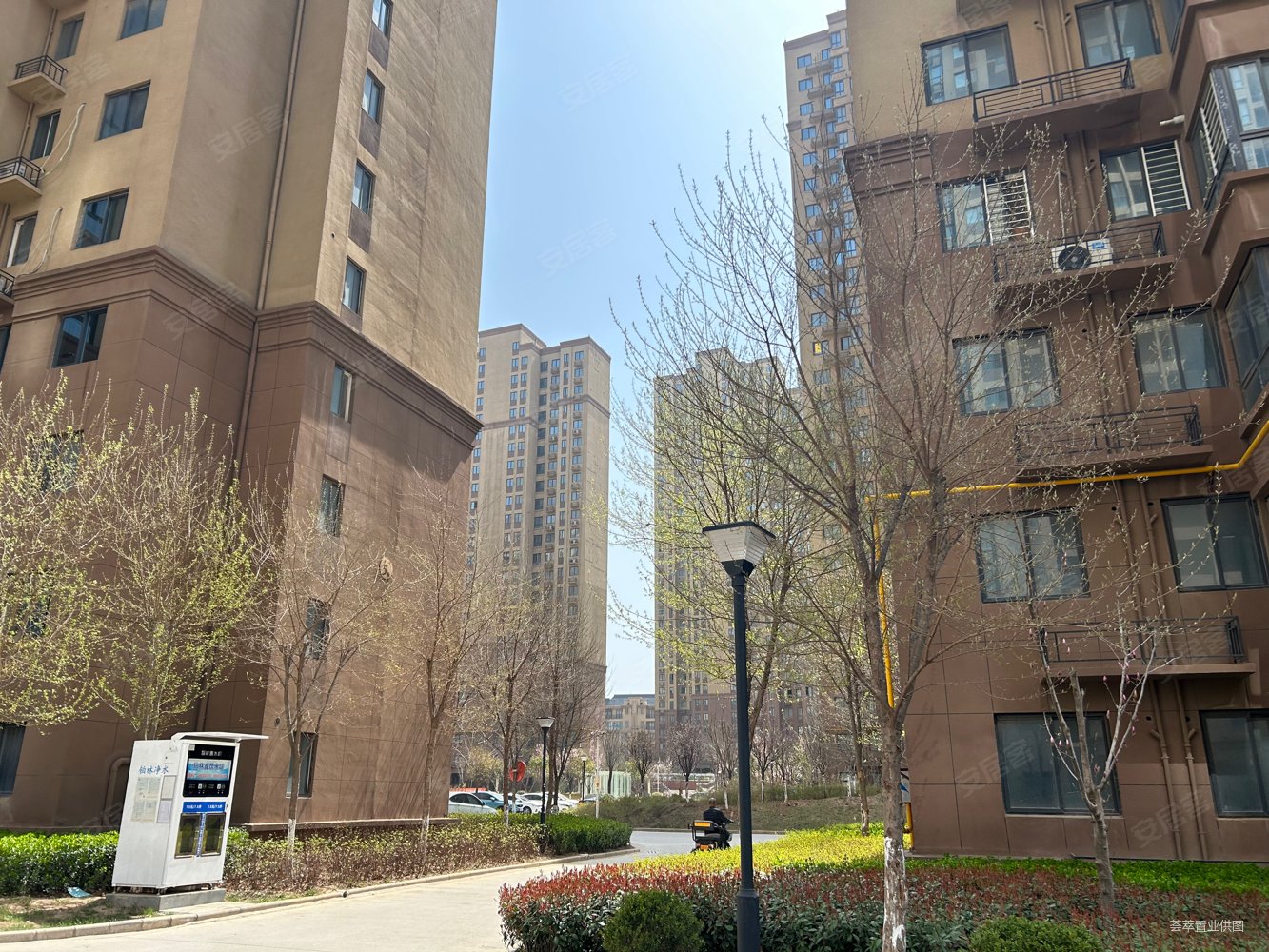 西安房产网>西安二手房>高陵二手房>泾渭新城二手房>龙泊湾>1333_1000