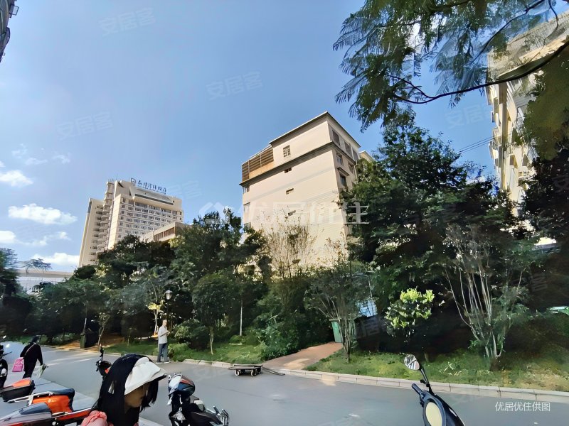 米兰国际 普装 朝向东西 2室 149平 诚心出售 价格可议