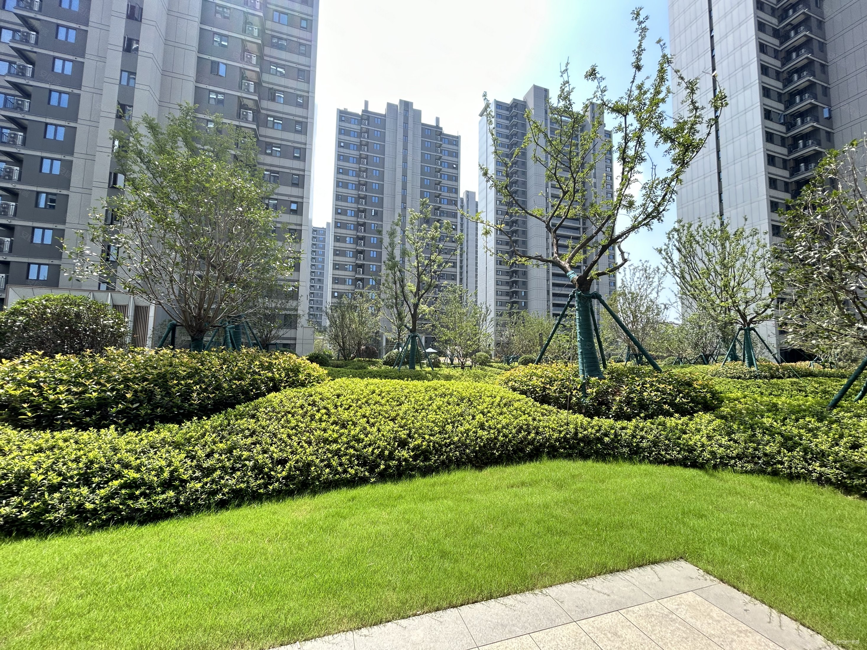 品质小区华润幸福里,带车位,位置好,可实地看房,诚意出售