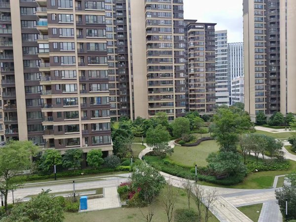 广州南沙万顷沙首筑花园近医谷 首筑花园104方三房两卫3200家具家电全