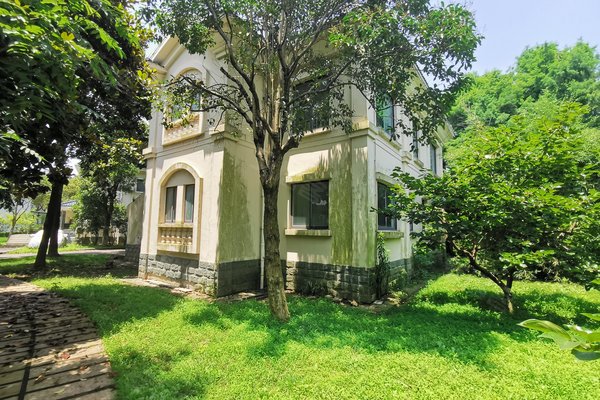 太阳岛高尔夫温泉别墅