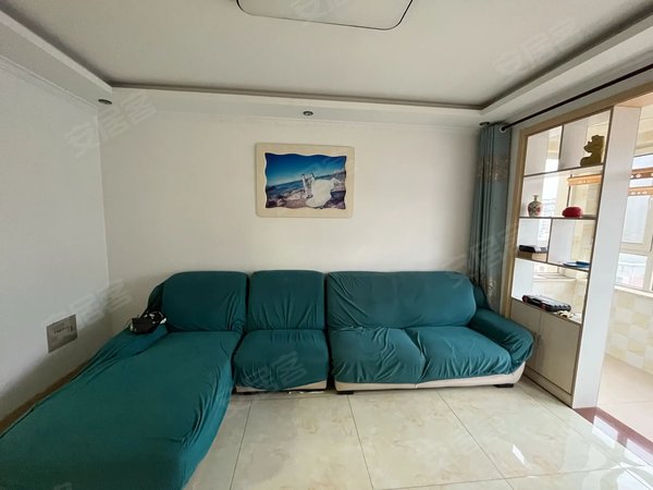 济南路中!房子很干净!底屋!停车方便!看好可议!出租房源真实图片