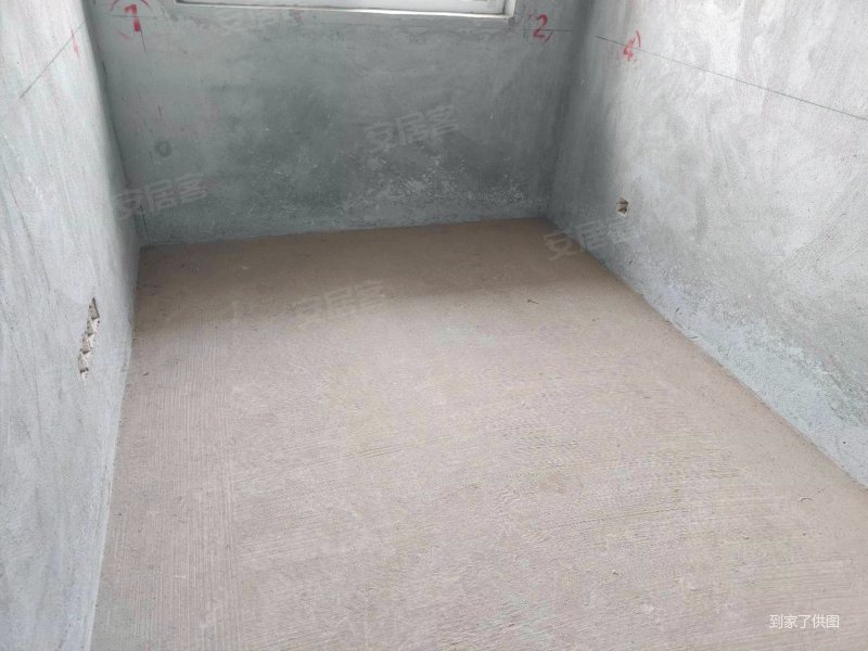 近轻轨,近万达商圈,洋房三房两厅两卫,南北通透,耘海圣泉尚品居二手房