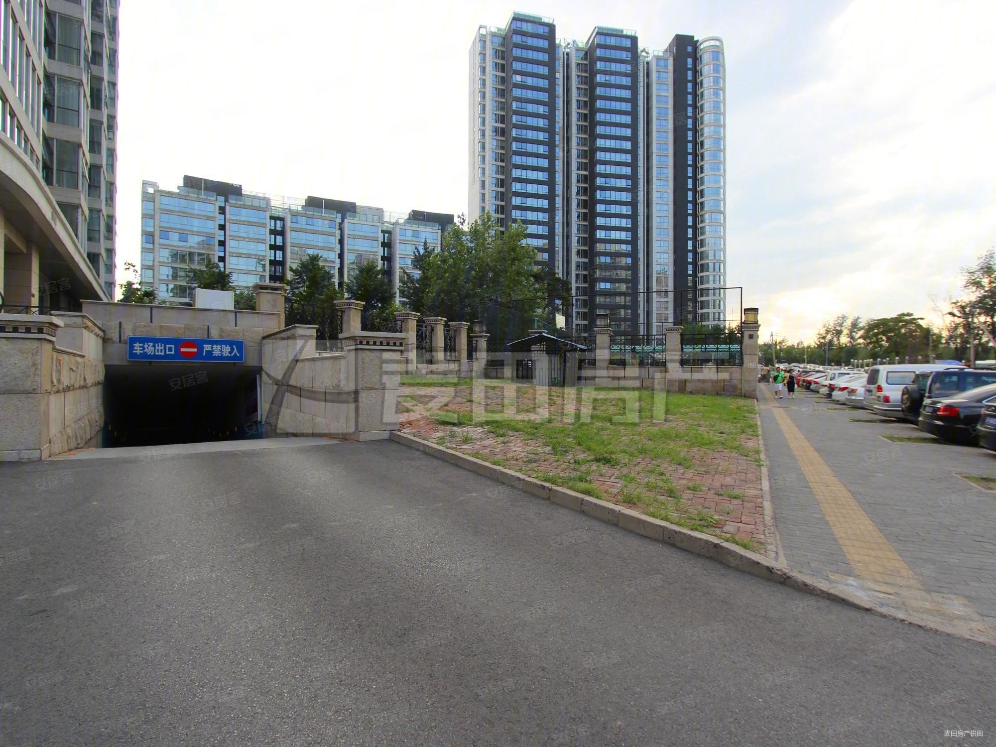 西钓鱼台嘉园3室2厅2卫150.26㎡南北1785万