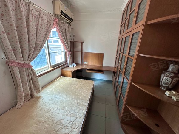 广州天河龙怡路天工大厦五山 天工大厦 本地直租 家具全 光线好有电梯